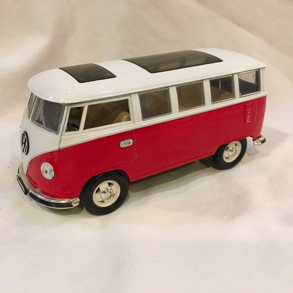 1/24 Diecast Sunnyside 1962 Red White Volkswagen Microbus - EXCELLENT CONDITION